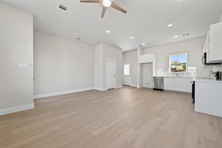 New construction Single-Family house 6702 Metro Blvd, Unit 3, Houston, TX 77083 - image 15