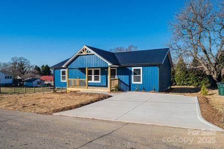 New construction Single-Family house 300 South Ave Sw, Valdese, NC 28690 - image