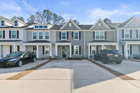 New construction Townhouse house 511 Green Fern Dr Hwy, Unit 62, Summerville, SC 29483 - image