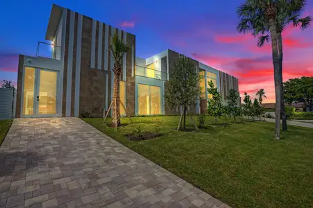 New construction Single-Family house 824 W Marbella Ln, Lantana, FL 33462 - image