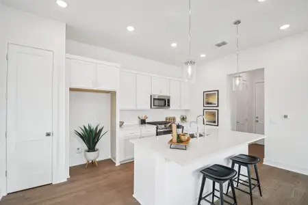 New construction Single-Family house 1302 Rambling Rose Rd, Austin, TX 78745 plan Van Zandt - image 15