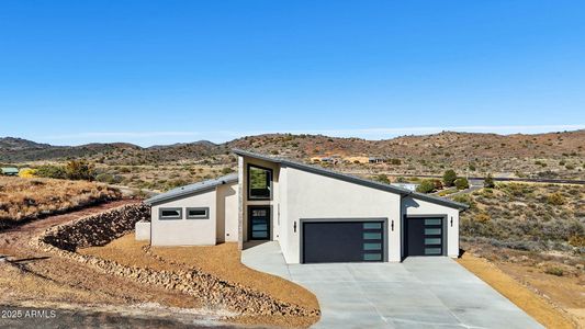 New construction Single-Family house 15860 E Broken Bit Rd, Mayer, AZ 86333 - image