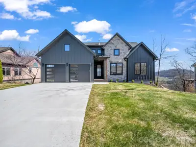 New construction Single-Family house 90 Summit Hill Rd, Hendersonville, NC 28791 - image