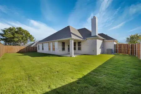 New construction Single-Family house 1005 James Donald Ln, Glenn Heights, TX 75154 null- photo 16 16