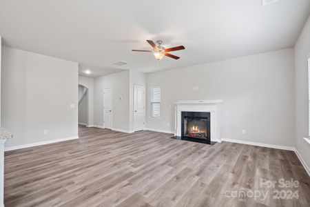 New construction Single-Family house 8216 Stonemere Lane, Charlotte, NC 28215 - photo 10 10