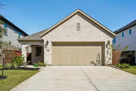 New construction Single-Family house 13045 Brookwood Bend Ln, Conroe, TX 77302 plan Plan 3029 Elevation B - image