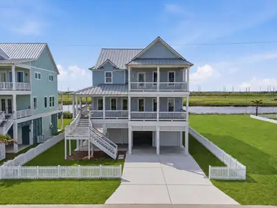 New construction Single-Family house 11350 Beachside Dr, Galveston, TX 77554 - image