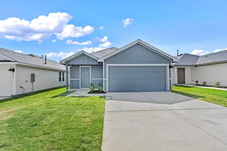 New construction Single-Family house 422 Low Pasture Trl, San Marcos, TX 78666 - image