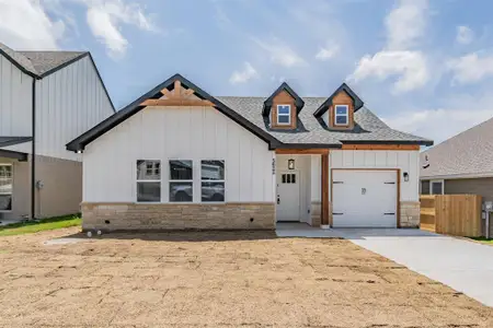 New construction Single-Family house 5622 Barkridge Dr, Granbury, TX 76048 null- photo 0