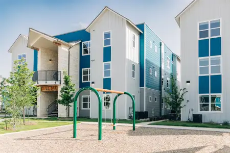 New construction Condo house 7051 Meadow Lake Blvd, Unit 9303, Austin, TX 78744 - image