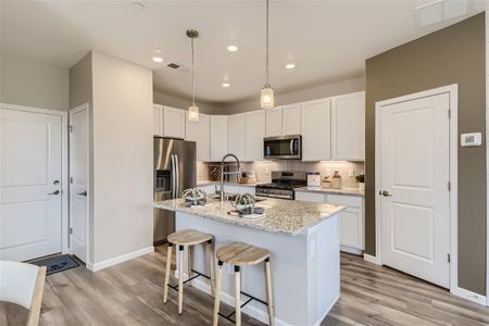 New construction Townhouse house 458 Millwall Cir, Castle Pines, CO 80108 Sonoma- photo 8 8