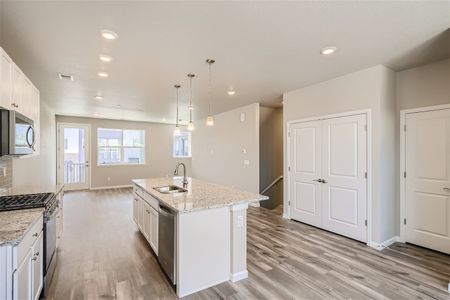 New construction Townhouse house 6814 Merseyside Ln, Castle Pines, CO 80108 Montauk- photo 8 8