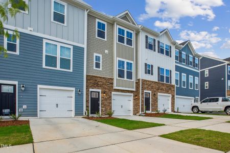 New construction Townhouse house 807 Parc Townes Dr, Unit 27, Wendell, NC 27591 null- photo 0