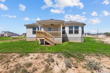 New construction Single-Family house 112 Reno Trl, Floresville, TX 78114 Kingsley- photo 37 37