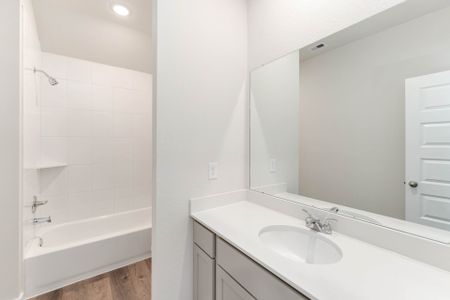 New construction Single-Family house 10611 Flight Deck Ct, Conroe, TX 77303 plan Linden - image 5