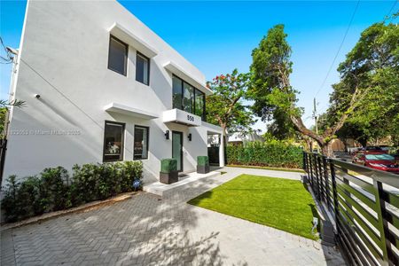 New construction Single-Family house 550 Nw 42Nd St, Miami, FL 33127 - image