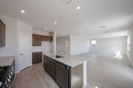 New construction Single-Family house 12470 N 304th Dr, Buckeye, AZ 85396 plan Raybun - image 15