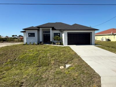 New construction Single-Family house 1320 Ne 14Th Ave, Cape Coral, FL 33909 - image