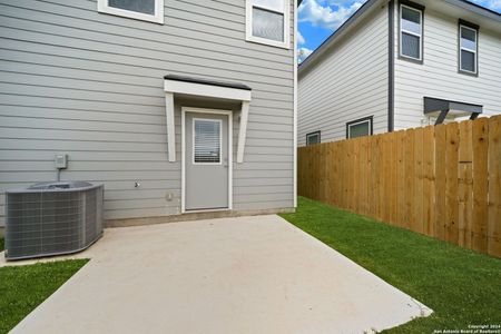 New construction Condo/Apt house 8030 Dial Ike, Unit 401, 402, San Antonio, TX 78218 - photo 5 5