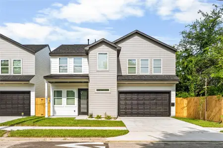 New construction Single-Family house 1912 Schweikhardt St St, Houston, TX 77020 - image