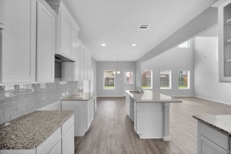 New construction Single-Family house 5320 Latigo Ct, Alvin, TX 77511 null- photo 7 7