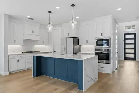 New construction Single-Family house 10588 Born Free Rd, Frisco, TX 75035 plan Bradley - image 4