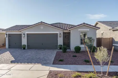 New construction Single-Family house 17851 W Red Fox Rd, Surprise, AZ 85387 - image