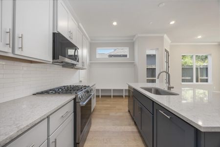 New construction Single-Family house 4317 Roseland St, Unit A, Houston, TX 77006 - image 16