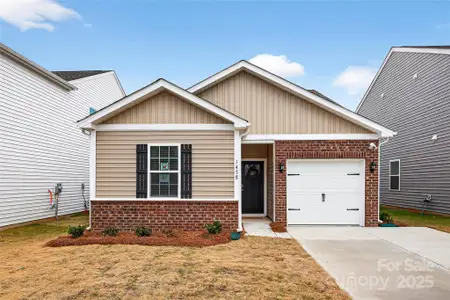 New construction Single-Family house 1438 Mammoth Rd, Hickory, NC 28602 plan Sanford - image