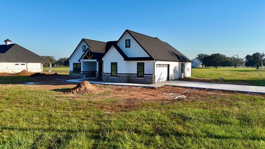 New construction Single-Family house 1208 Quarter Horse Trl, Angleton, TX 77515 - image