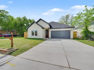 New construction Single-Family house 1006 E Allen Ave, Fort Worth, TX 76104 - image