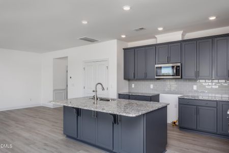 New construction Single-Family house 18 Cedar Run Ct, Benson, NC 27504 plan Ellerbe - image 13
