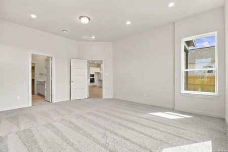 New construction Single-Family house 125 Travis Dr, Castroville, TX 78009 plan The Maverick - image 18
