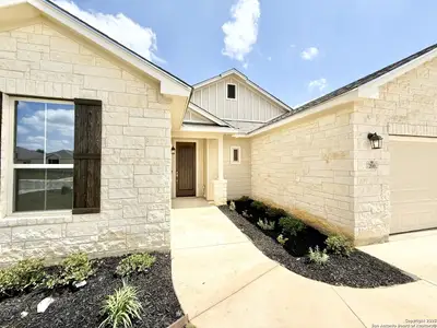New construction Single-Family house 200 Valley Frg, Pleasanton, TX 78064 - image