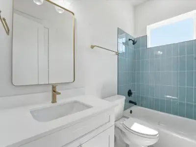 New construction Single-Family house 8914 Sunshine Laverne Ln, Houston, TX 77080 - image 14