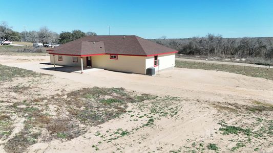 New construction Single-Family house 618 Cr 124, Floresville, TX 78114 - image