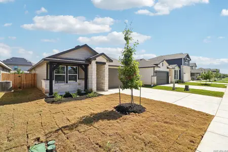 New construction Single-Family house 879 Shatterhand Blvd, San Antonio, TX 78260 plan The Allen (840) - image