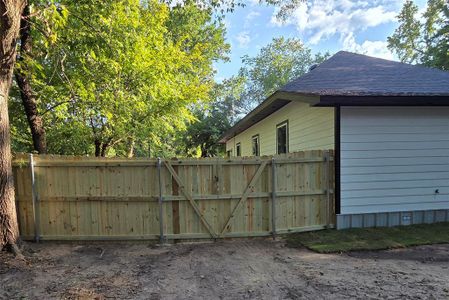 New construction Single-Family house 1745 E Cherry, Paris, TX 75460 - image