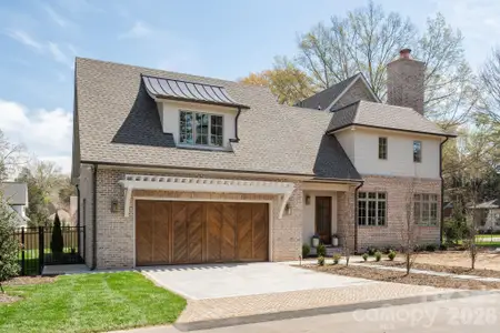 New construction Single-Family house 221 N Canterbury Rd, Charlotte, NC 28211 - image