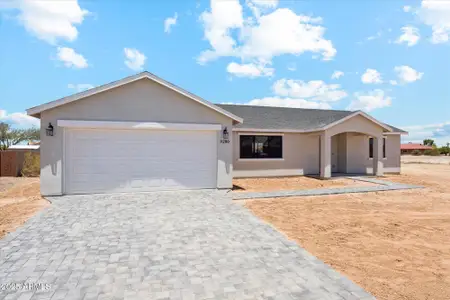 New construction Single-Family house 9280 W Wenden Dr, Arizona City, AZ 85123 - image