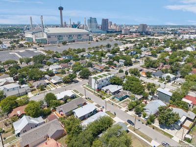 New construction Townhouse house 510 S Mesquite, Unit 104, San Antonio, TX 78203 - image