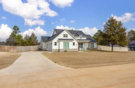 New construction Single-Family house 14620 Woodland Creek Dr, Tyler, TX 75706 - image