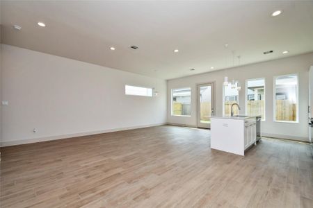 New construction Single-Family house 2104 Diagonal Ln, Houston, TX 77051 - image 12