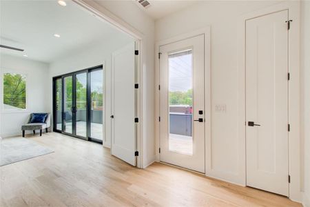 New construction Townhouse house Moreland Avenue NE, Atlanta, GA 30307 - photo 23 23