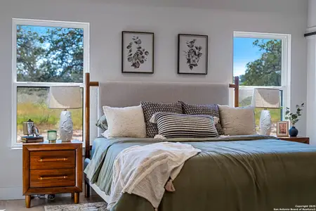 New construction Single-Family house 156 Firewheel Lp, Floresville, TX 78114 - image 10