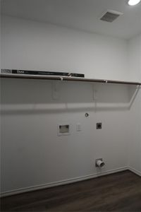 New construction Single-Family house 1571 Belton Ln, Anahuac, TX 77514 - image 19