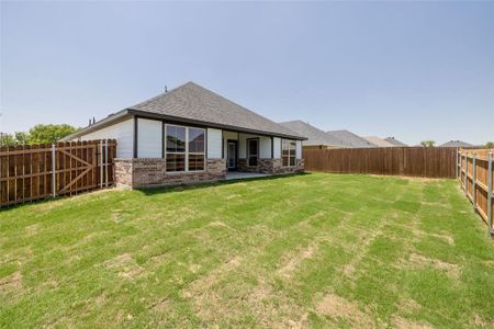 New construction Single-Family house 102 Clover Cir, Weatherford, TX 76086 null- photo 33 33