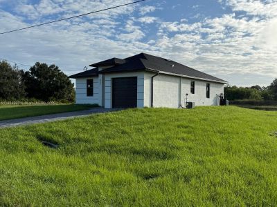 New construction Single-Family house 537 Hawthrone Ave S, Lehigh Acres, FL 33974 - image