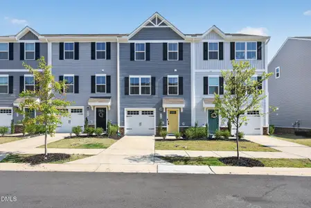 New construction Townhouse house 424 Emerald Shire Wy, Zebulon, NC 27597 - image