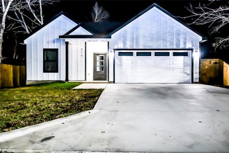 New construction Single-Family house 516 N Hackberry Ave, Luling, TX 78648 - image